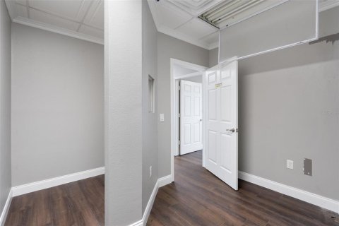 Commercial property in Spring Hill, Florida 211.82 sq.m. № 2111985 - photo 21