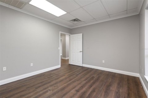 Commercial property in Spring Hill, Florida 211.82 sq.m. № 2111985 - photo 24