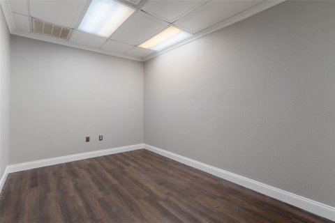 Commercial property in Spring Hill, Florida 211.82 sq.m. № 2111985 - photo 29