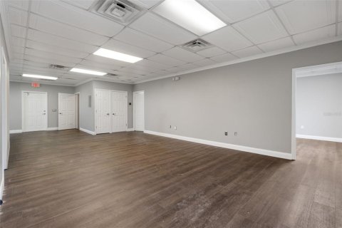 Commercial property in Spring Hill, Florida 211.82 sq.m. № 2111985 - photo 26