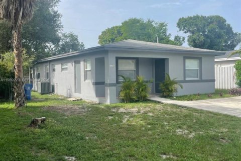 House in Fort Lauderdale, Florida 4 bedrooms, 120.77 sq.m. № 2062479 - photo 1