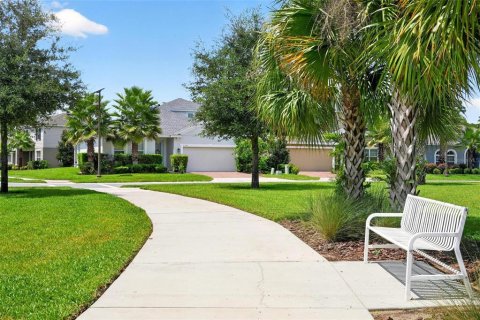 Villa ou maison à vendre à Clermont, Floride: 4 chambres, 219.44 m2 № 2364621 - photo 2