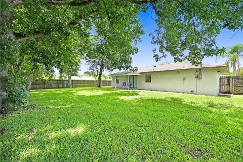 House in Cocoa, Florida 3 bedrooms, 97.83 sq.m. № 2155243 - photo 26