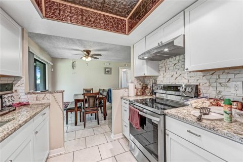 House in Cocoa, Florida 3 bedrooms, 97.83 sq.m. № 2155243 - photo 13
