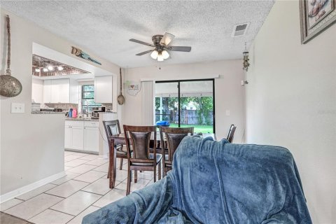 House in Cocoa, Florida 3 bedrooms, 97.83 sq.m. № 2155243 - photo 9