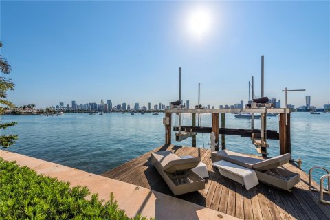 Villa ou maison à louer à Miami Beach, Floride: 6 chambres, 723.62 m2 № 2169613 - photo 19