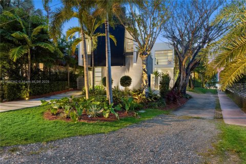Villa ou maison à louer à Miami Beach, Floride: 6 chambres, 723.62 m2 № 2169613 - photo 3