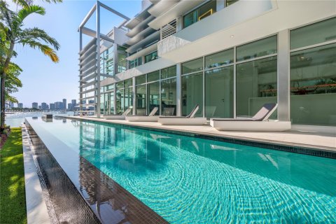 Villa ou maison à louer à Miami Beach, Floride: 6 chambres, 723.62 m2 № 2169613 - photo 21