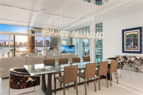 Villa ou maison à louer à Miami Beach, Floride: 6 chambres, 723.62 m2 № 2169613 - photo 14