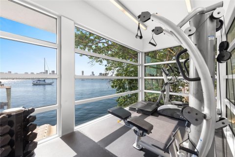 Villa ou maison à louer à Miami Beach, Floride: 6 chambres, 723.62 m2 № 2169613 - photo 22