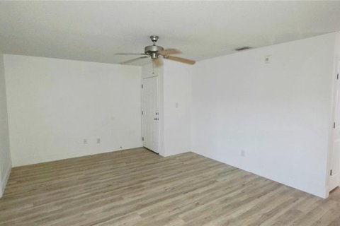 Copropriété à louer à Saint Petersburg, Floride: 2 chambres, 66.89 m2 № 2156573 - photo 6