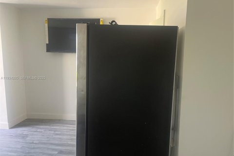 Снять в аренду коммерческую недвижимость в Катлер-Бей, Флорида 65.03м2, № 1992657 - фото 4