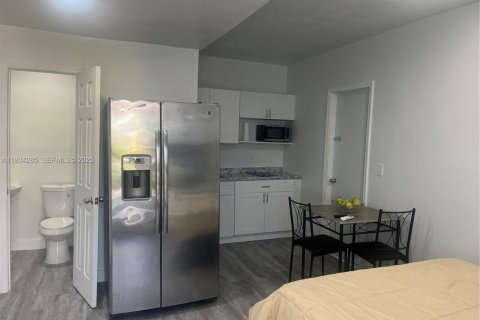 Снять в аренду коммерческую недвижимость в Катлер-Бей, Флорида 65.03м2, № 1992657 - фото 3