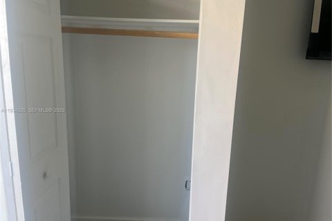 Снять в аренду коммерческую недвижимость в Катлер-Бей, Флорида 65.03м2, № 1992657 - фото 7