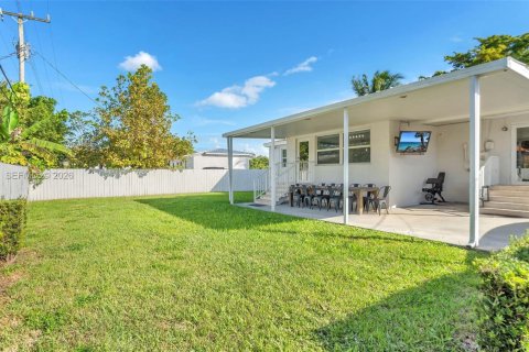 Villa ou maison à louer à Miami, Floride: 3 chambres, 115.66 m2 № 1996285 - photo 8
