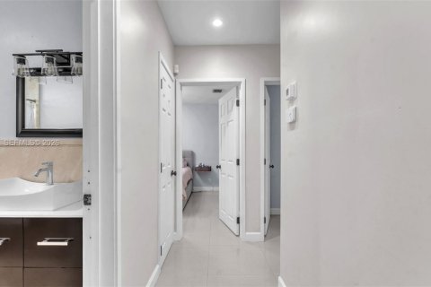 Villa ou maison à louer à Miami, Floride: 3 chambres, 115.66 m2 № 1996285 - photo 27