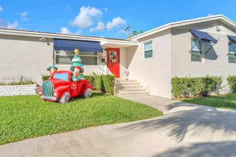 Villa ou maison à louer à Miami, Floride: 3 chambres, 115.66 m2 № 1996285 - photo 16