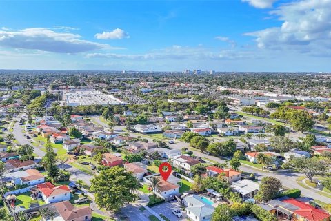 Villa ou maison à louer à Miami, Floride: 3 chambres, 115.66 m2 № 1996285 - photo 11