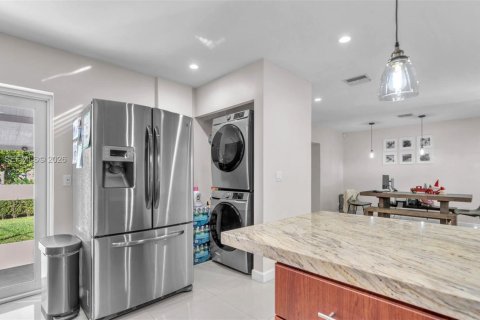 Villa ou maison à louer à Miami, Floride: 3 chambres, 115.66 m2 № 1996285 - photo 4