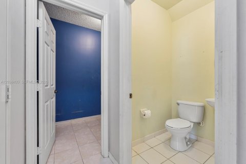 Townhouse in Homestead, Florida 4 bedrooms, 171.5 sq.m. № 2086136 - photo 7