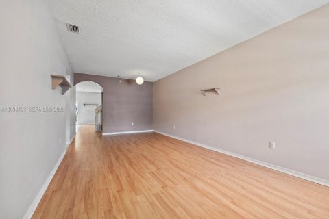 Townhouse in Homestead, Florida 4 bedrooms, 171.5 sq.m. № 2086136 - photo 4