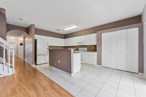 Townhouse in Homestead, Florida 4 bedrooms, 171.5 sq.m. № 2086136 - photo 14