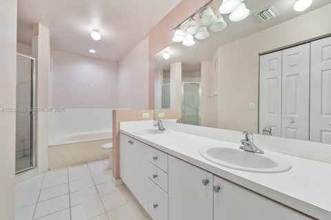 Townhouse in Homestead, Florida 4 bedrooms, 171.5 sq.m. № 2086136 - photo 24