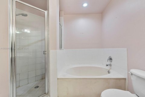 Townhouse in Homestead, Florida 4 bedrooms, 171.5 sq.m. № 2086136 - photo 26