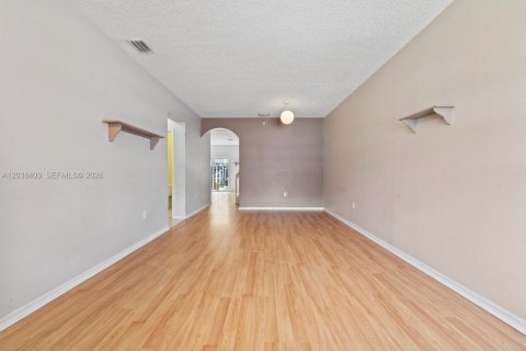 Townhouse in Homestead, Florida 4 bedrooms, 171.5 sq.m. № 2086136 - photo 3