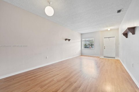 Townhouse in Homestead, Florida 4 bedrooms, 171.5 sq.m. № 2086136 - photo 5