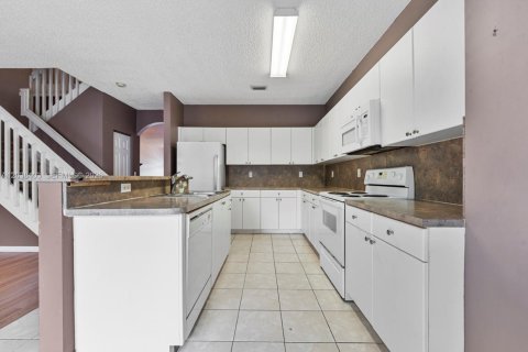 Townhouse in Homestead, Florida 4 bedrooms, 171.5 sq.m. № 2086136 - photo 17