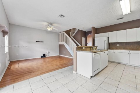 Townhouse in Homestead, Florida 4 bedrooms, 171.5 sq.m. № 2086136 - photo 16