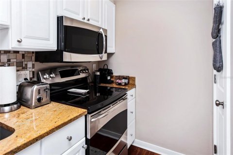 Condo in Sarasota, Florida, 2 bedrooms  № 518554 - photo 14