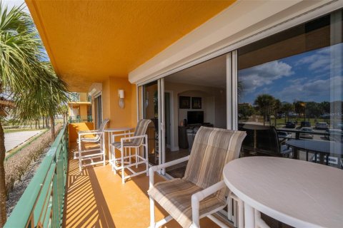 Condo in Cape Canaveral, Florida, 3 bedrooms  № 2106558 - photo 12
