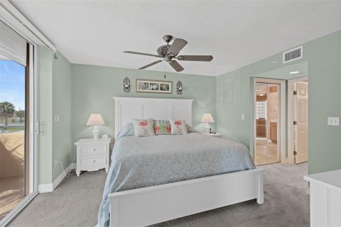 Condo in Cape Canaveral, Florida, 3 bedrooms  № 2106558 - photo 20