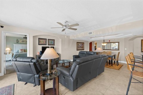 Condo in Cape Canaveral, Florida, 3 bedrooms  № 2106558 - photo 19