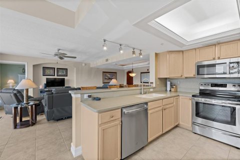 Condo in Cape Canaveral, Florida, 3 bedrooms  № 2106558 - photo 30