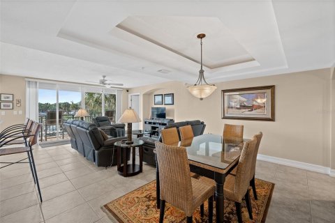 Condo in Cape Canaveral, Florida, 3 bedrooms  № 2106558 - photo 18