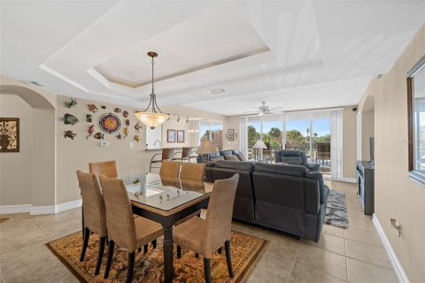 Condo in Cape Canaveral, Florida, 3 bedrooms  № 2106558 - photo 5