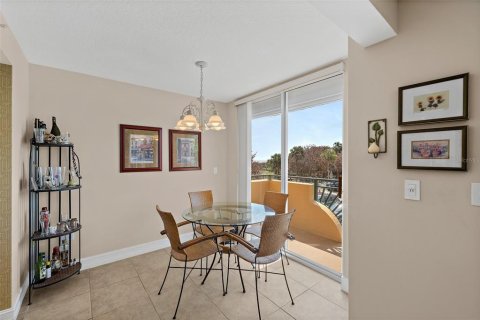 Condo in Cape Canaveral, Florida, 3 bedrooms  № 2106558 - photo 10