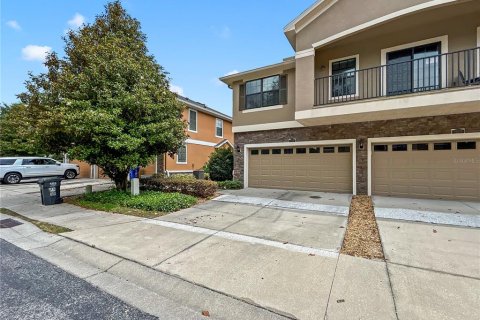 Townhouse in Fish Hawk, Florida 3 bedrooms, 163.51 sq.m. № 2115593 - photo 2