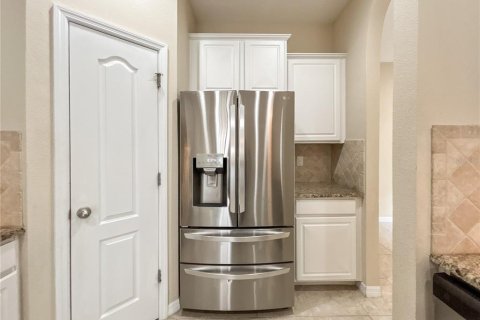 Townhouse in Fish Hawk, Florida 3 bedrooms, 163.51 sq.m. № 2115593 - photo 13