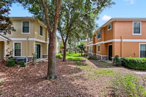 Townhouse in Fish Hawk, Florida 3 bedrooms, 163.51 sq.m. № 2115593 - photo 5