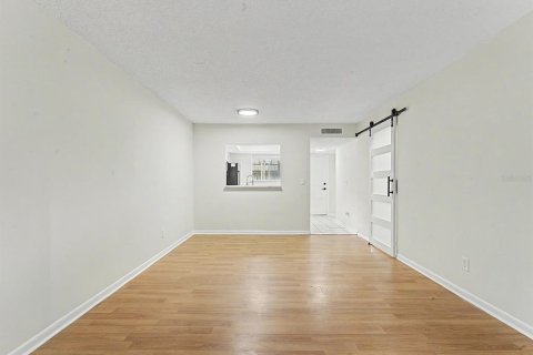 Снять в аренду кондоминиум в Тампа, Флорида 4 комнаты, 69.12м2, № 2147544 - фото 5