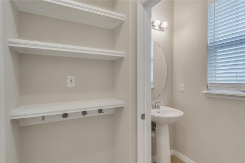 Villa ou maison à louer à Orlando, Floride: 4 chambres, 213.3 m2 № 1845095 - photo 15