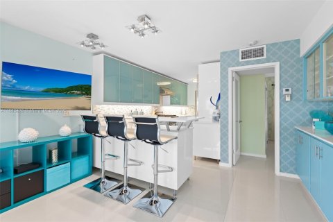 Condominio en venta en Fort Lauderdale, Florida, 2 dormitorios, 86.96 m2 № 1941983 - foto 14