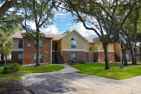 Condo in Tampa, Florida, 2 bedrooms  № 1603098 - photo 1