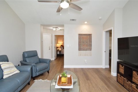 Condo in Tampa, Florida, 2 bedrooms  № 1603098 - photo 21