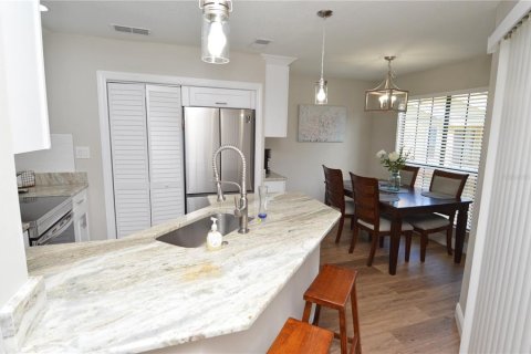 Condo in Tampa, Florida, 2 bedrooms  № 1603098 - photo 12
