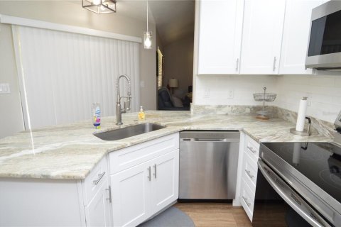 Copropriété à louer à Tampa, Floride: 2 chambres, 104.89 m2 № 1603098 - photo 10
